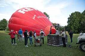 Der zweite Ballon Der Mitbewerber war schneller und hatte den besseren Startplatz besetzt