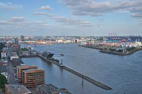 Erster Blick auf die Docklands und den Hafen