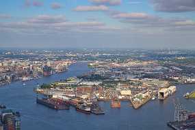 Blohm und Voss direkt voraus